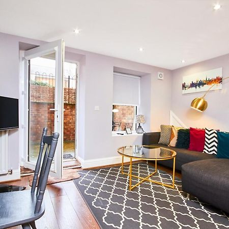Newcastle Treasure - Sleeps 4 - Lower Ground Floor ภายนอก รูปภาพ