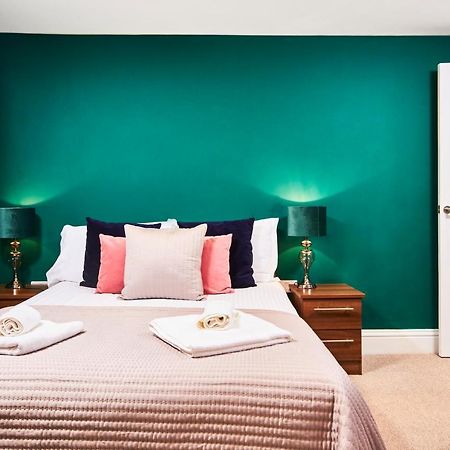 Newcastle Treasure - Sleeps 4 - Lower Ground Floor ภายนอก รูปภาพ